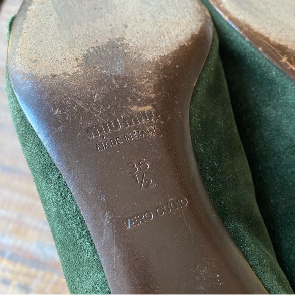 MIU MIU Suede Floral Low Heel Pumps Flower Appliqué Pointy Toe Sz 36.5 - Picture 10 of 11